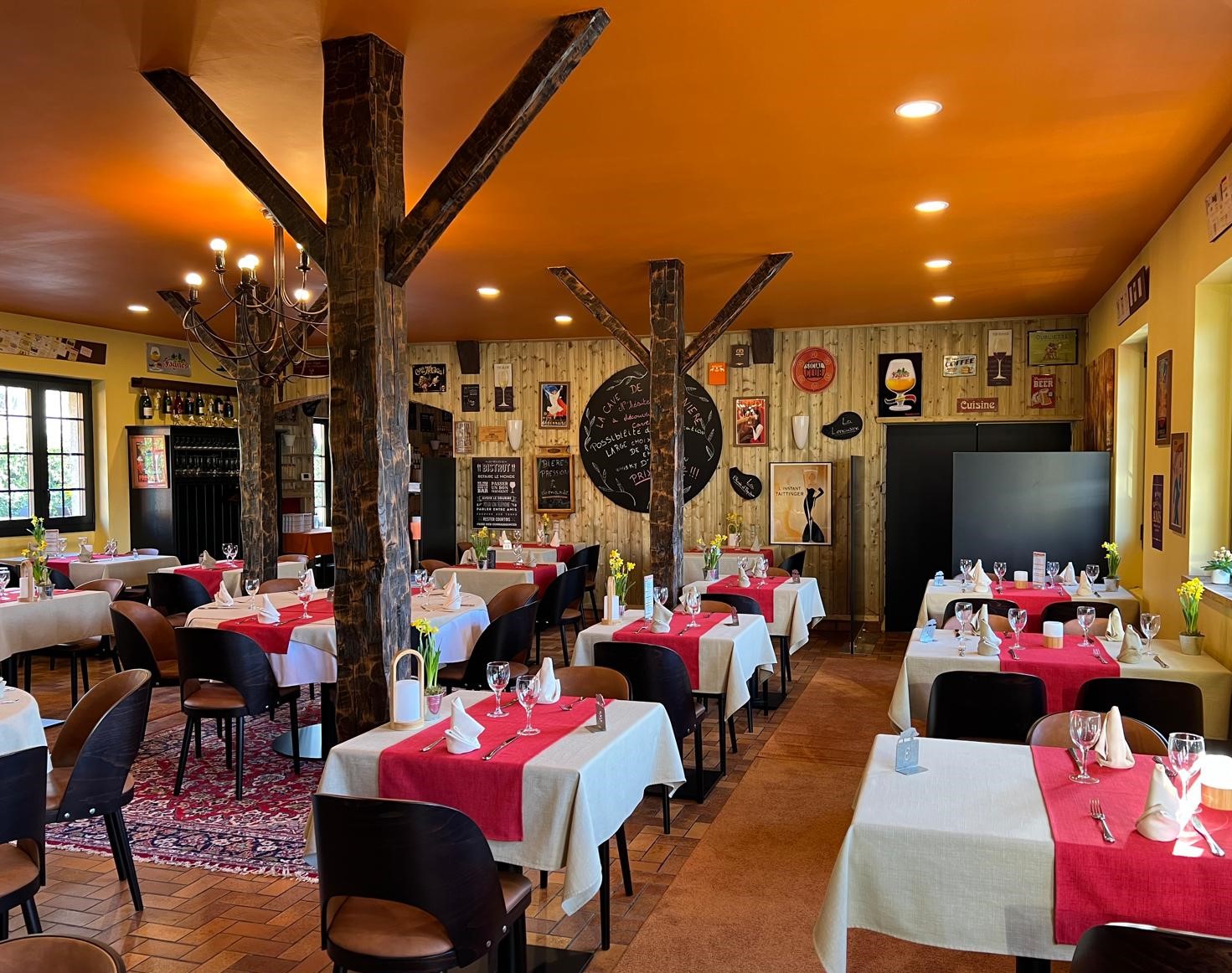 Restaurant de renom avec habitation, vaste terrasse et chiffre d'affaires proche du million d'euros