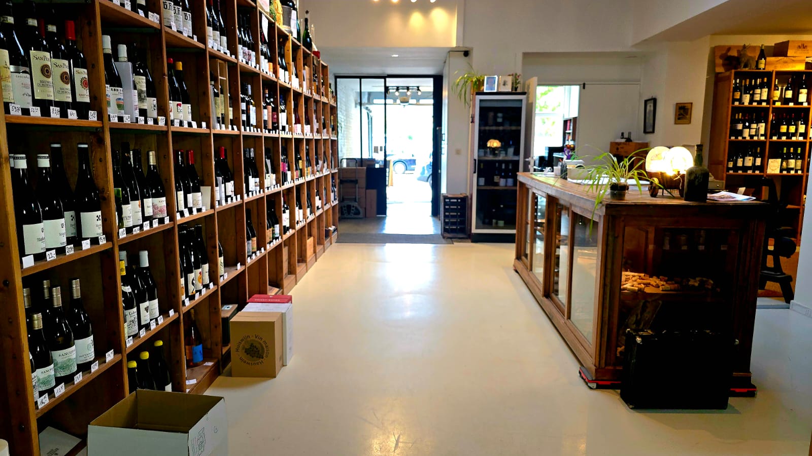 OCCASION UNIQUE DE REPRISE – CAVE À VINS DE PLUS DE 200 ANS D’HISTOIRE !